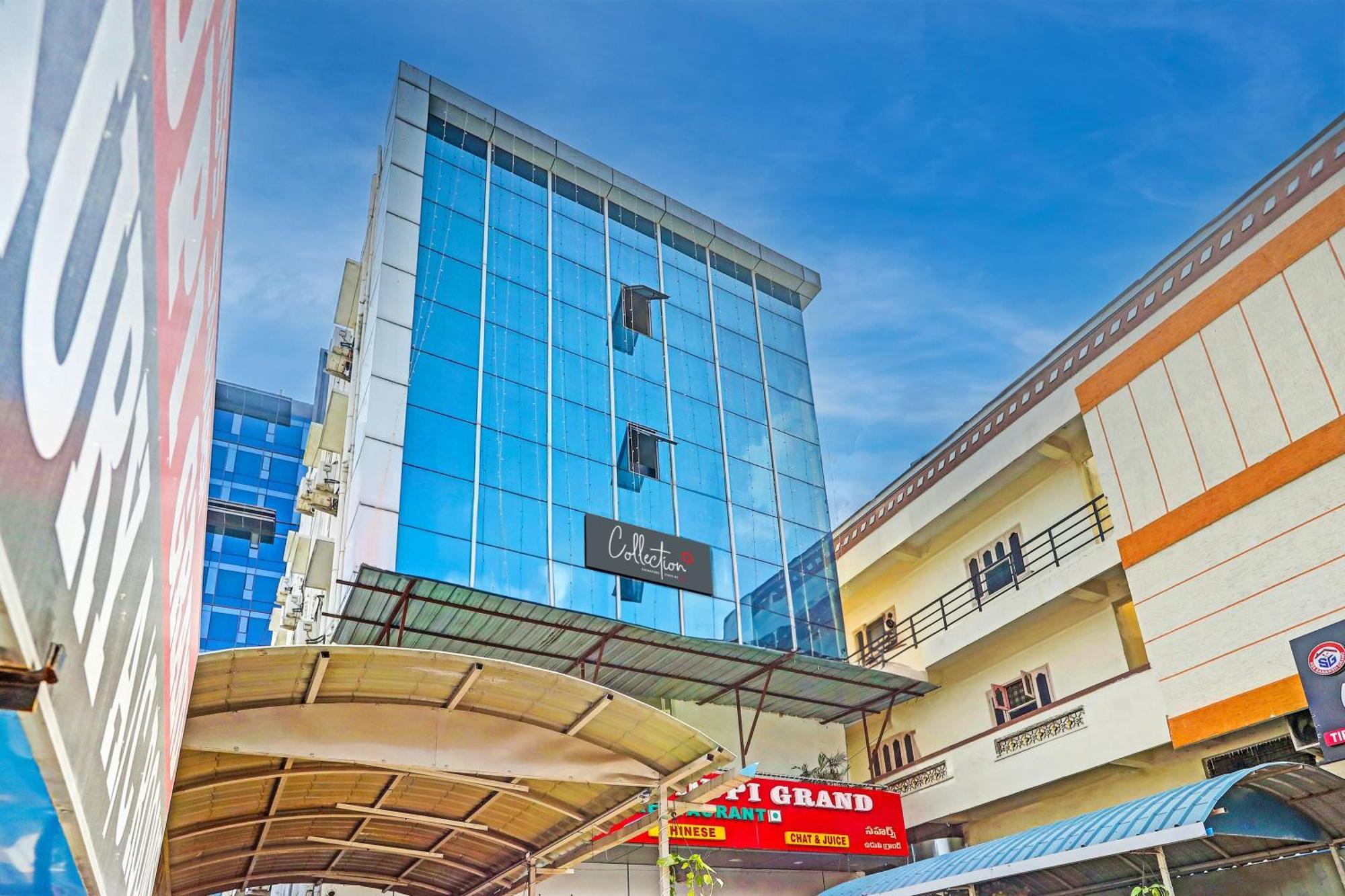 Capital O Saharsh Grand Near Shilparamam Hyderabad Eksteriør billede