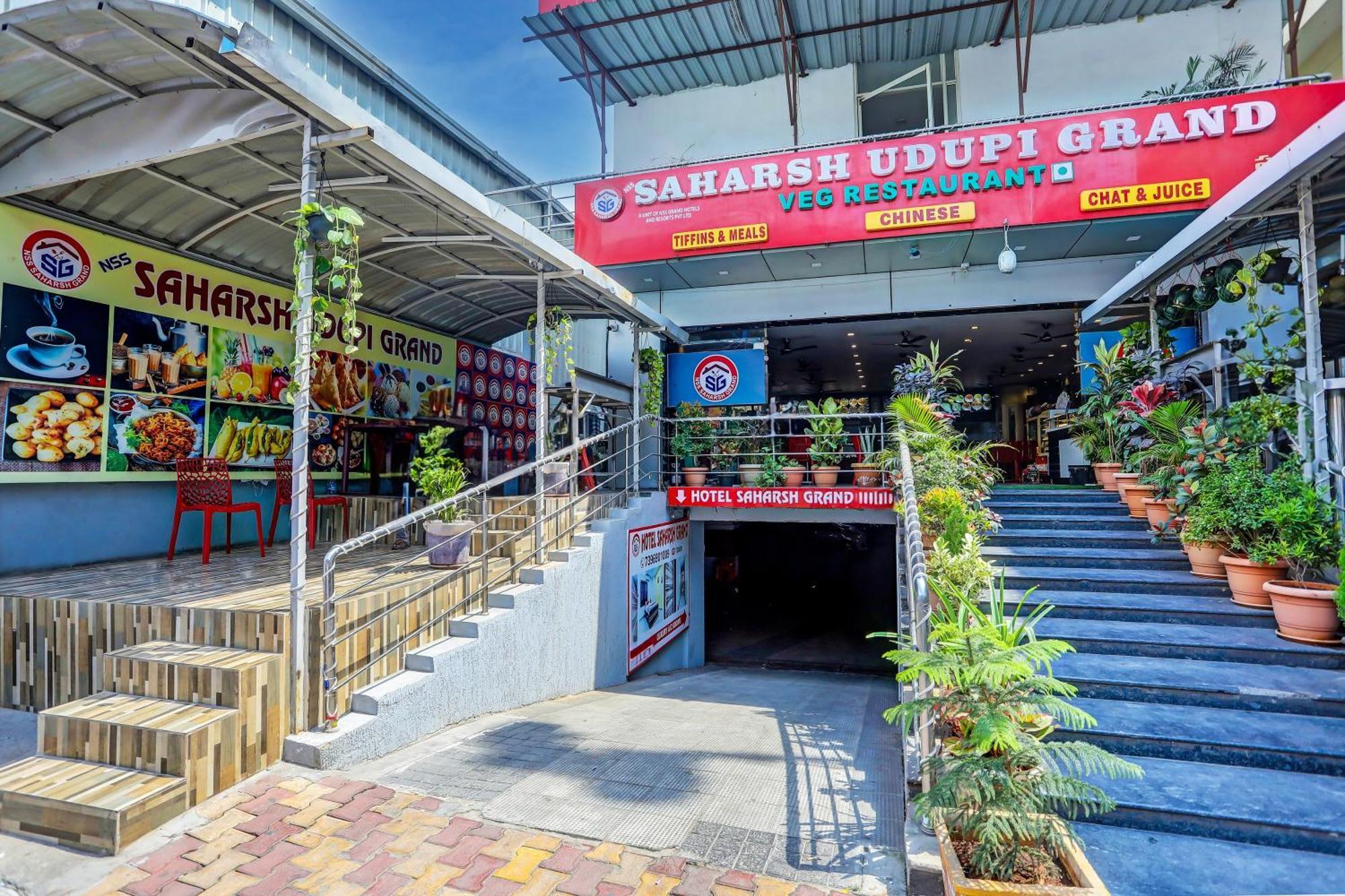 Capital O Saharsh Grand Near Shilparamam Hyderabad Eksteriør billede